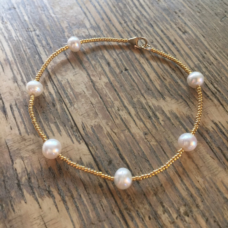 Minimalist Freshwater Pearl Bracelet
